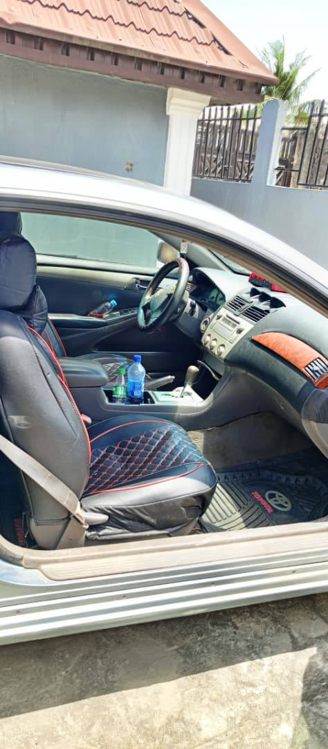 A picture of Toyota solara one door Not Taping engine only Nothing more