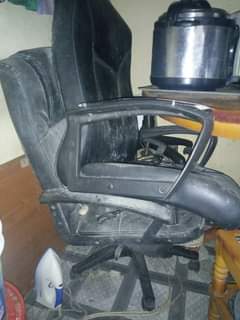 A picture of 0765291521 USED OFFICE CHAIRS