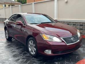 A picture of OMG This is super clean Lexus es350 2008 model registered