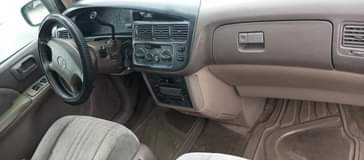 A picture of Toyota sienna 99 model