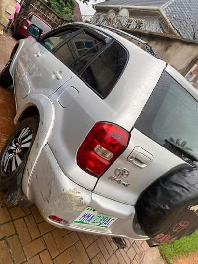 A picture of Toyota rav4 2005 model