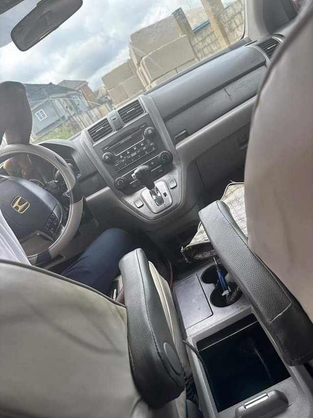 A picture of 2007 Honda CRV Interior superclean Engine has noise and misfires