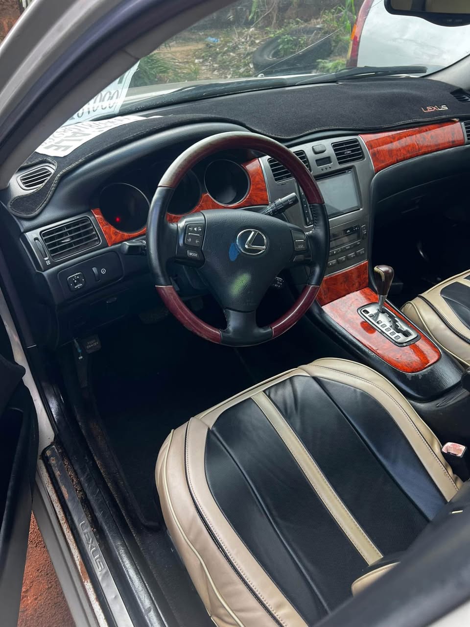 A picture of Lexus ES330 2005