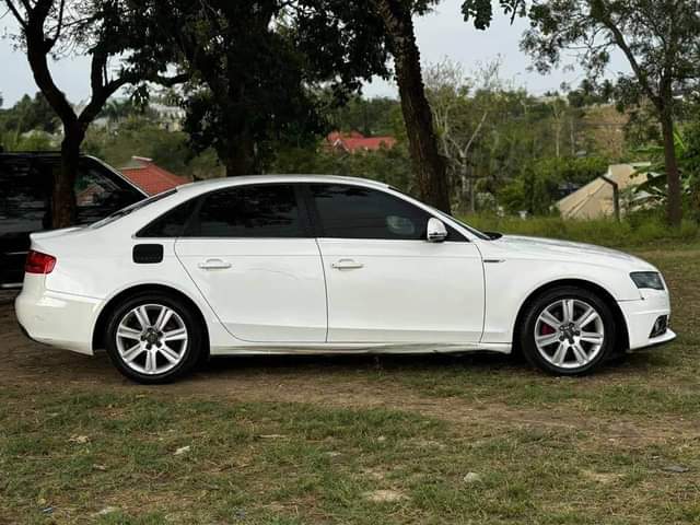 A picture of AUDIO A4 PRICE 8 9M CALL 0621007902