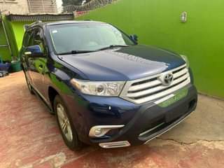 A picture of 2013 Toyota Highlander Toyota Highlander