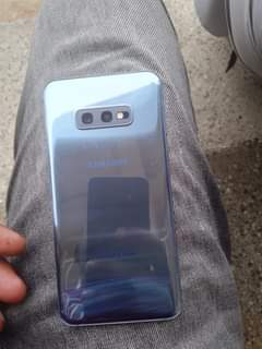 A picture of Samsung S10e