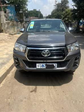 used toyota hilux