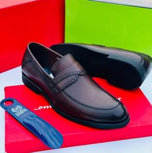 A picture of Tshs 120 000 sizes 39 45 WhatsApp call 0715744451 dar