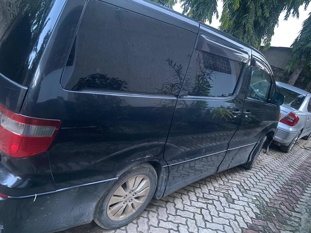 A picture of Toyota alphard