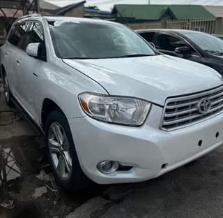 A picture of GOOD DEAL 2008 Toyota Highlander LIMITED foreign used thumbstart etc