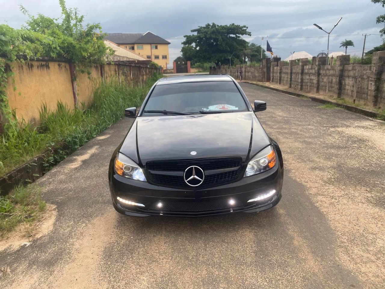 A picture of Mercedes Benz c350 2009 model