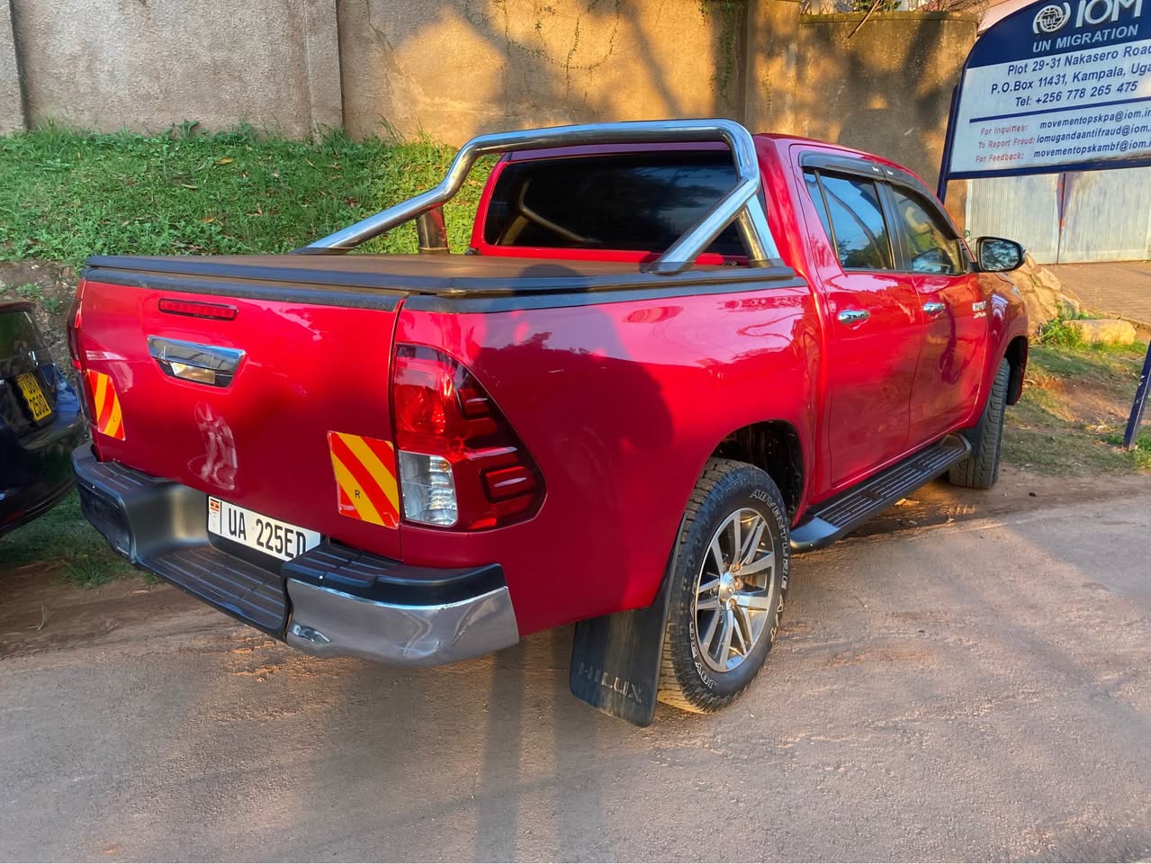 A picture of Toyota Hilux Automatic Diesel Engine For Sale 0704482571 Call WhatsApp