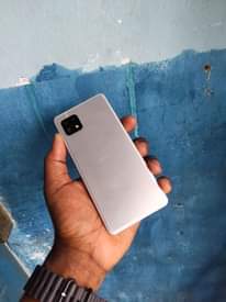 A picture of AQUOS SENSE 6