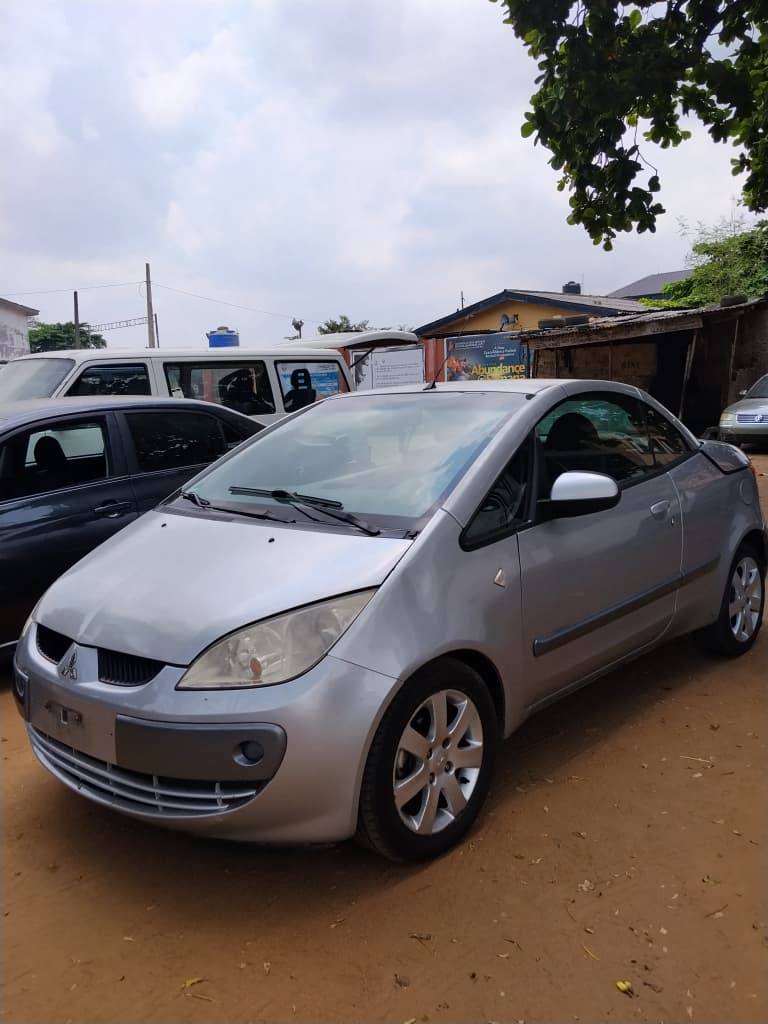 A picture of Mitsubishi colt czc convertible