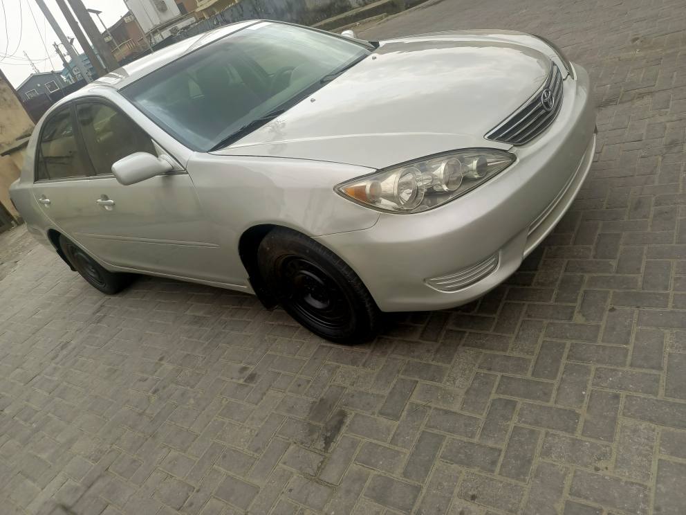 A picture of Registered Toyota camry 2005 model neatly ovan baked on firstbody