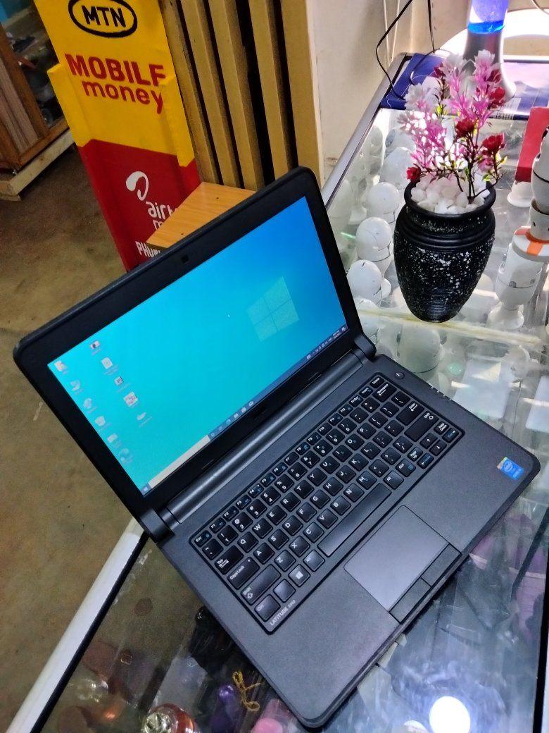 A picture of Dell laptop