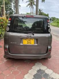 A picture of Toyota sienta