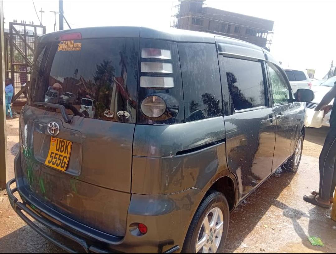 A picture of TOYOTA SIENTA