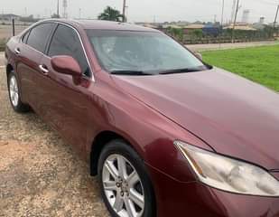 A picture of Few months used lexus es350 2008 model with all components