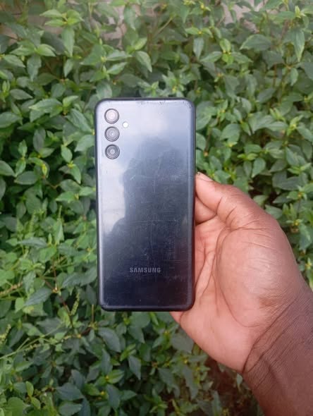 A picture of SAMSUNG M13