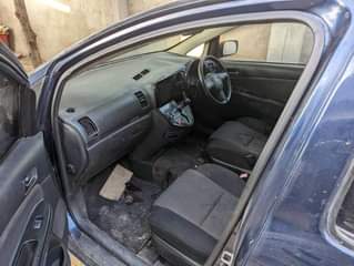 A picture of 2005 Toyota Wish New stock