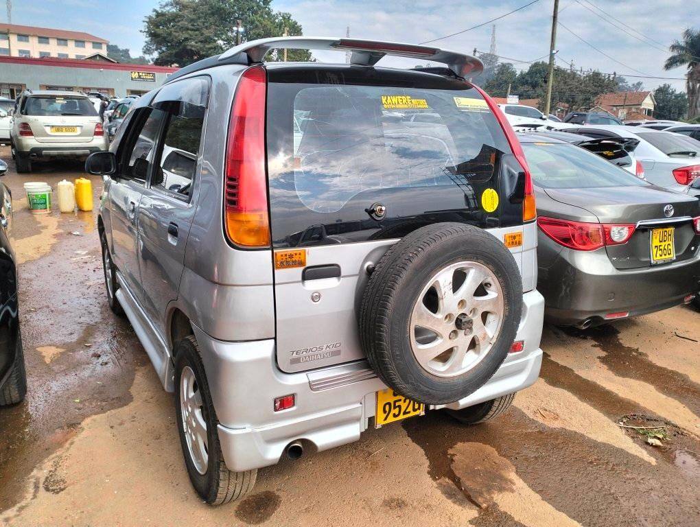 A picture of Toyota Terios kid