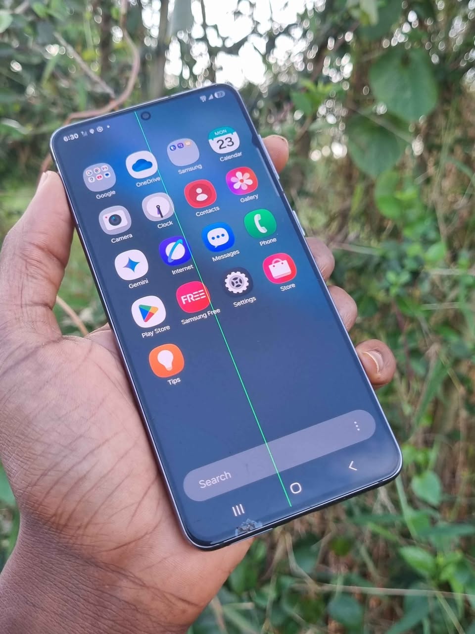 A picture of Samsung S21 5G