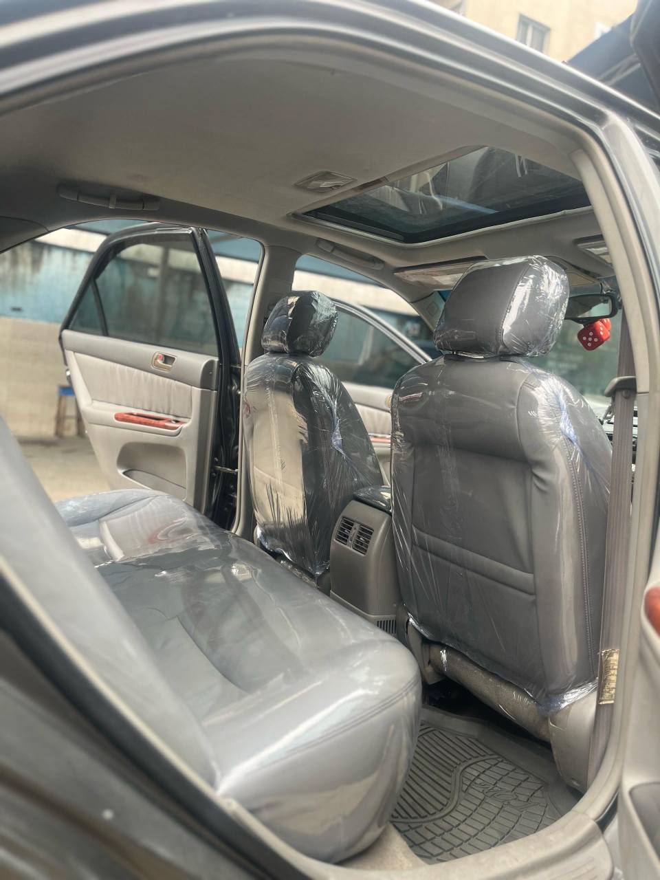 A picture of Toyota camry XLE