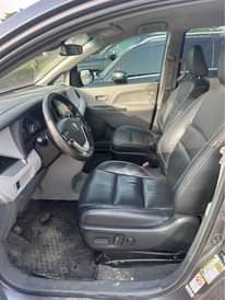 A picture of Toyota sienna 2018