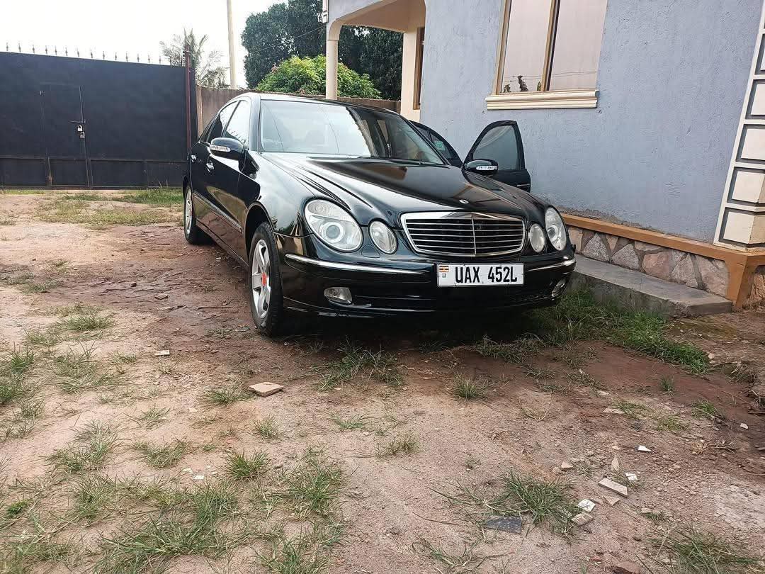 A picture of Mercedes Benz