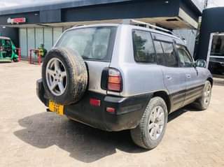 A picture of TOYOTA RAV4 OLD