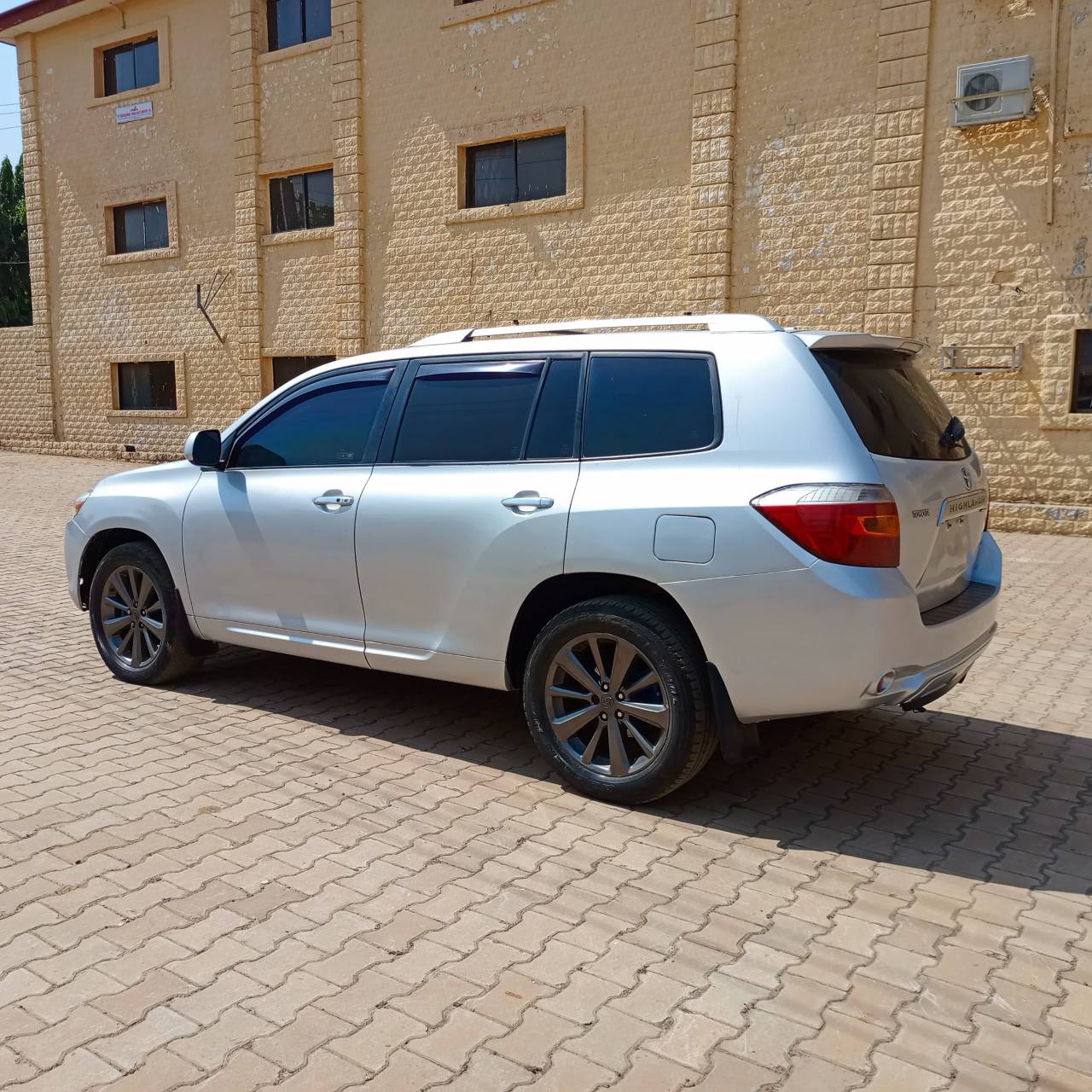 A picture of 2009 model Toyota Highlander