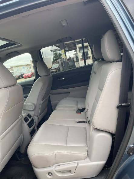 A picture of New stock Foreign used 2019 Honda pilot AWD with leather