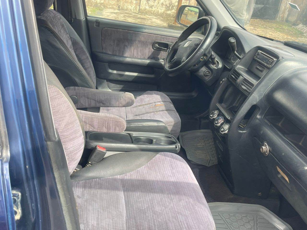 A picture of  Quick Dealers Deal Honda CR V 2004 Model option