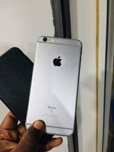 A picture of Iphone 6s plus 64gb