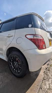 A picture of TOYOTA IST