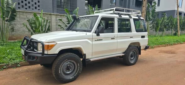 A picture of Toyota Land Cruiser Model 2015 Manual 0787181703 0704482571 Whatsapp Call