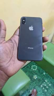 A picture of Iphone X 64gb