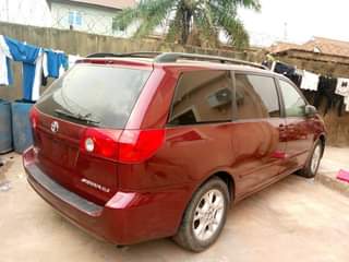 A picture of 2006 Toyota Sienna