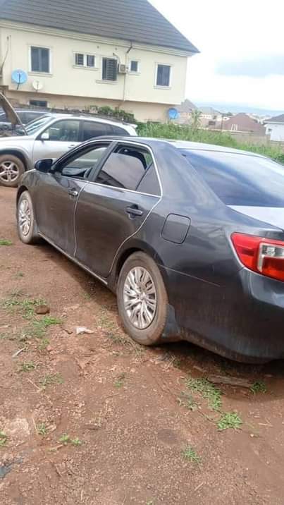 A picture of 2013 TOYOTA CAMRY