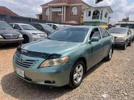 A picture of Toyota Camry 08