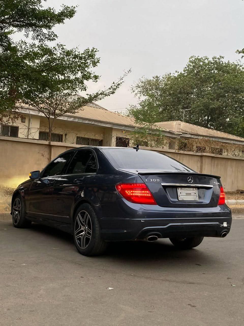 A picture of Car