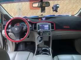 A picture of 2010 toyota Venza