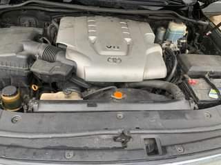 A picture of 2010 land cruiser V8. Price 32m Call or WhatsApp me