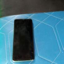 A picture of Samsung s10 Kioo kumekufa sema mashine ya ndani ni nzima