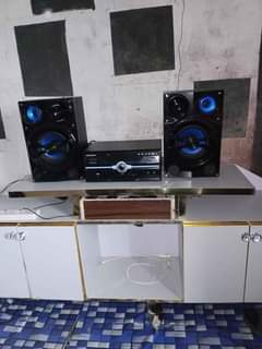 A picture of Polystar home theater system
