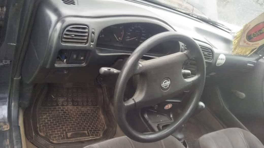 A picture of 2001 Nissan sunny