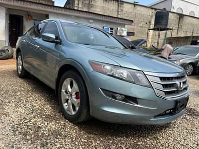 A picture of Brand Honda Model Accord Crossstour Year 2011 Engine Gear and