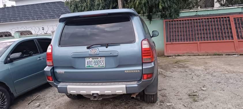 A picture of Toyota 4 runner 2005 model 4 5 million naira only