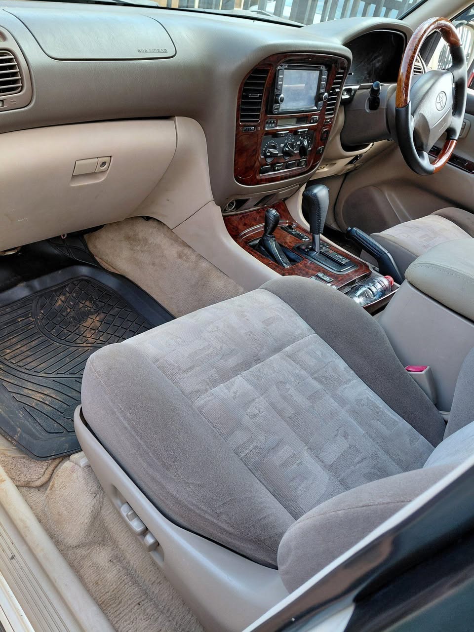 A picture of Landcruiser V8 Petrol 65m